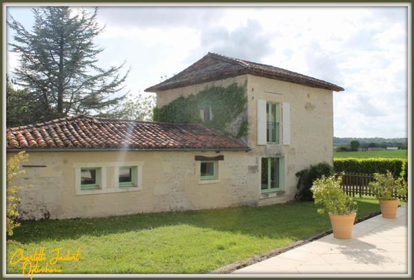 ensemble de 2 maisons + piscine
