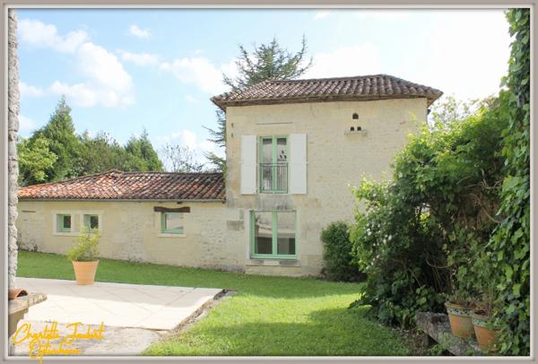 ensemble de 2 maisons + piscine