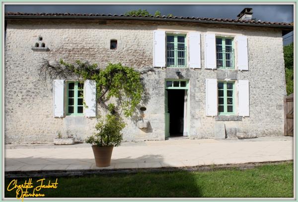 ensemble de 2 maisons + piscine