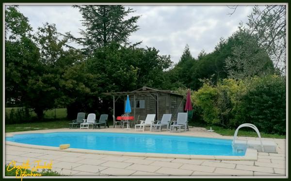 ensemble de 2 maisons + piscine
