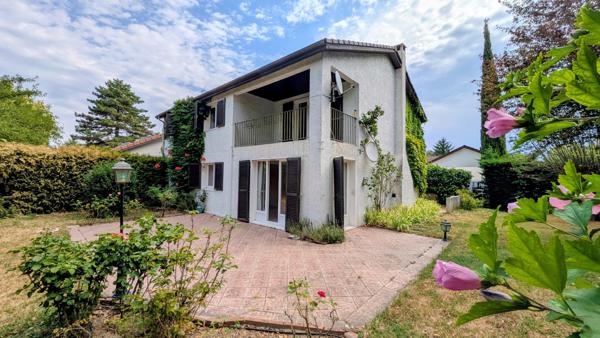 Maison à CHARBONNIERES-LES-BAINS, 69260 - 6 pièces 168m²