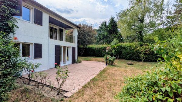Maison à CHARBONNIERES-LES-BAINS, 69260 - 6 pièces 168m²