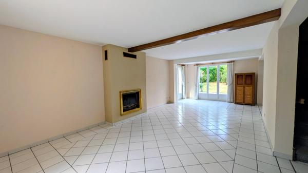 Maison à CHARBONNIERES-LES-BAINS, 69260 - 6 pièces 168m²