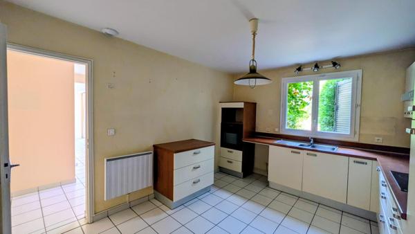 Maison à CHARBONNIERES-LES-BAINS, 69260 - 6 pièces 168m²