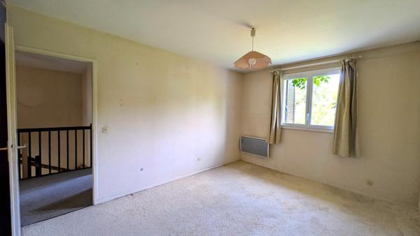 Maison à CHARBONNIERES-LES-BAINS, 69260 - 6 pièces 168m²