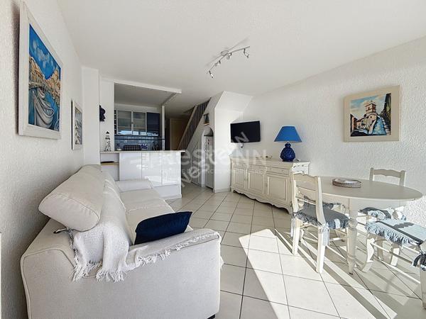 PORT CAMARGUE, Marina de type P3 Cabine en duplex de 62m² environ.