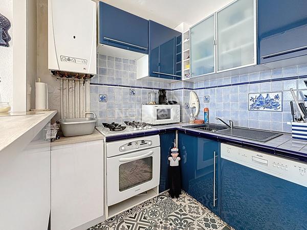 PORT CAMARGUE, Marina de type P3 Cabine en duplex de 62m² environ.