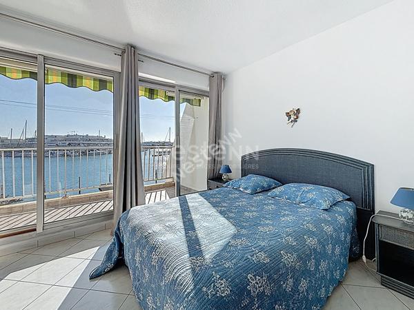 PORT CAMARGUE, Marina de type P3 Cabine en duplex de 62m² environ.