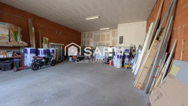 Maison 6 pièces de 138 m² avec hangar professionnel de 128 m² sur 1244 m² de parcelle