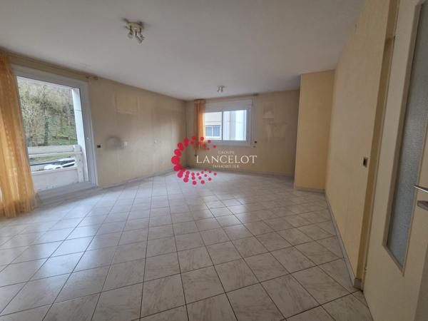 APPARTEMENT 2P DE 63 M2 PROCHE TOUTES COMMODITES