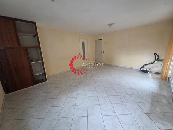 APPARTEMENT 2P DE 63 M2 PROCHE TOUTES COMMODITES