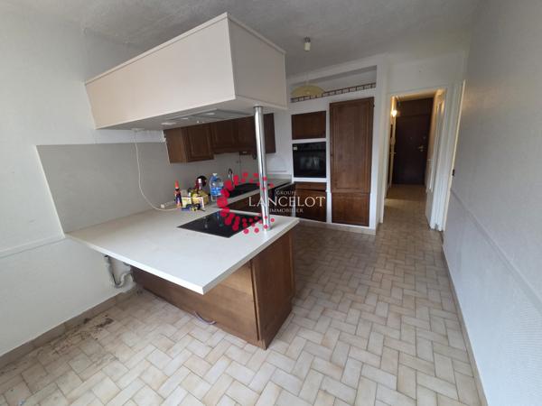 APPARTEMENT 2P DE 63 M2 PROCHE TOUTES COMMODITES
