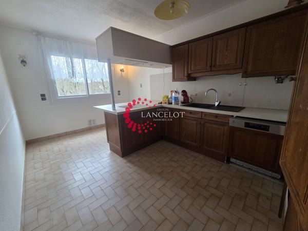 APPARTEMENT 2P DE 63 M2 PROCHE TOUTES COMMODITES