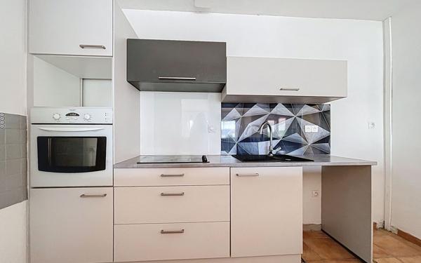 Maison à vendre    4 pièces •  Valence