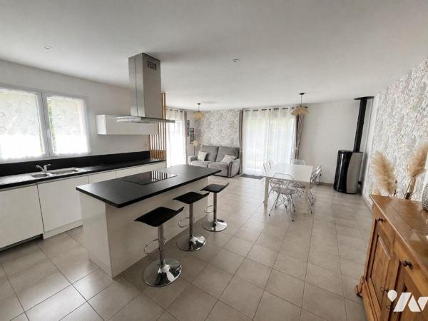 UNIQUEMENT À L'ÉTUDE / GUICHEN / MAISON DE PLAIN-PIED

Située dans une impasse, à seulement 6...