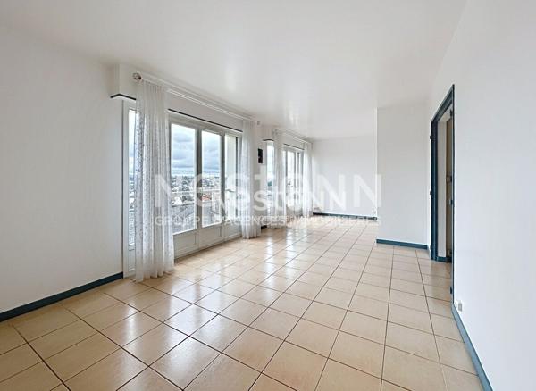 A vendre appartement familiale de 5 pièces 3 chambres, centre ville de Chilly-Mazarin proche des commerces et des axes routiers