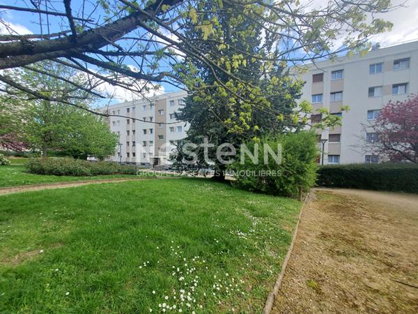 A vendre appartement familiale de 5 pièces 3 chambres, centre ville de Chilly-Mazarin proche des commerces et des axes routiers