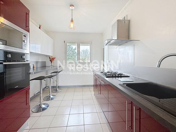 A vendre appartement familiale de 5 pièces 3 chambres, centre ville de Chilly-Mazarin proche des commerces et des axes routiers