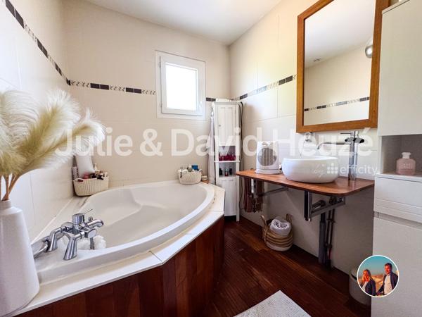 Maison
         4 pièces
        - 102 m² Exclusivité 480 000 € *