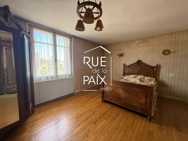 86200 LOUDUN Maison Loudun 6 pièce(s) 133 m2