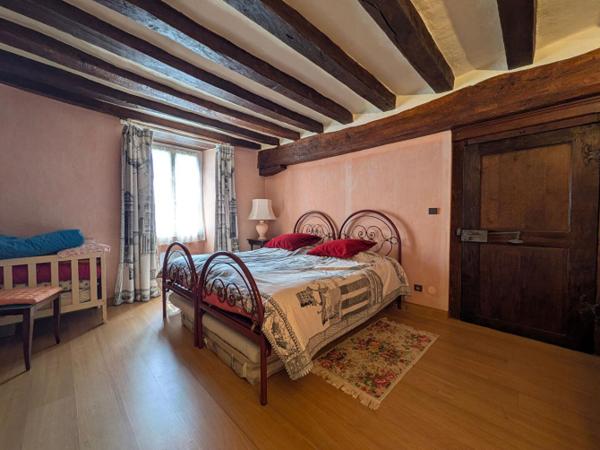 Ancien presbytère du XVe siècle secteur Montsûrs