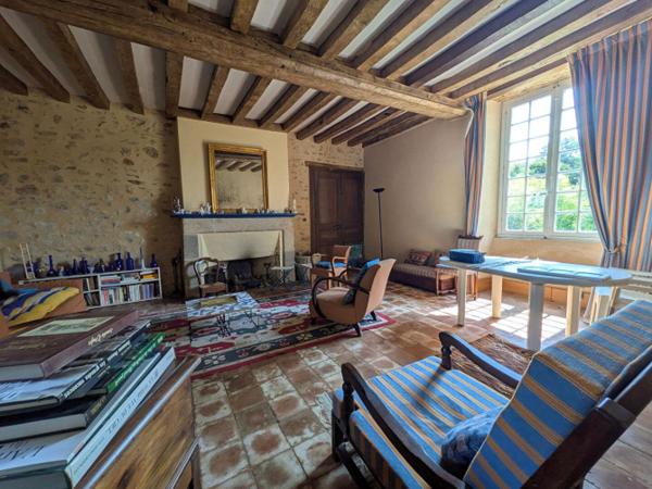 Ancien presbytère du XVe siècle secteur Montsûrs