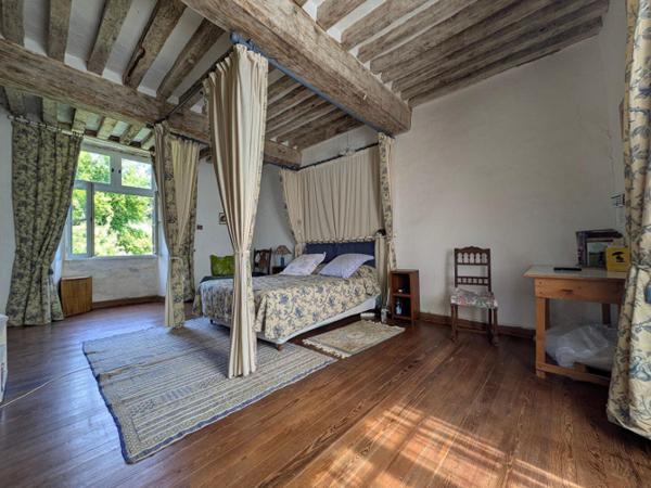 Ancien presbytère du XVe siècle secteur Montsûrs