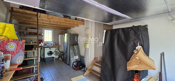 Villa de plain-pied avec piscine et grand terrain arboré