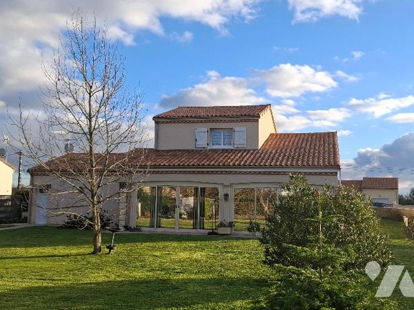 MAISON RECENTE en partie de plain-pied