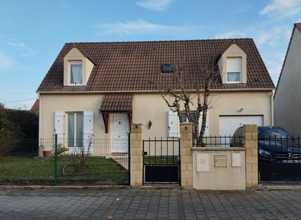 Maison 6 pièces avec garage et jardin