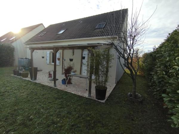 Maison 6 pièces avec garage et jardin