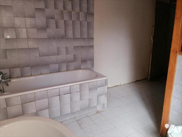 IMMEUBLE local commercial + appartement