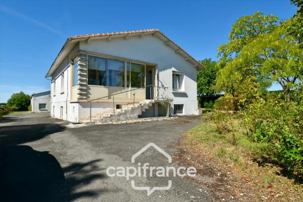 Maison à vendre  COURCELLES (17), 140m²habitables, 7 pièces sur 4800m² de terrain avec nombreuses dépendances