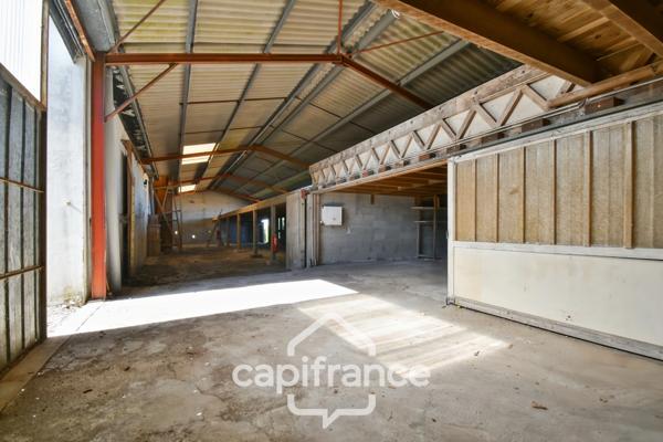 Maison à vendre  COURCELLES (17), 140m²habitables, 7 pièces sur 4800m² de terrain avec nombreuses dépendances
