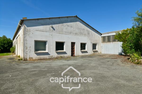 Maison à vendre  COURCELLES (17), 140m²habitables, 7 pièces sur 4800m² de terrain avec nombreuses dépendances