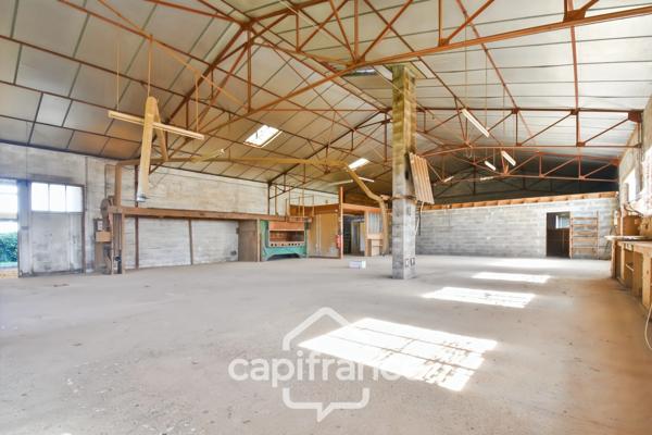 Maison à vendre  COURCELLES (17), 140m²habitables, 7 pièces sur 4800m² de terrain avec nombreuses dépendances