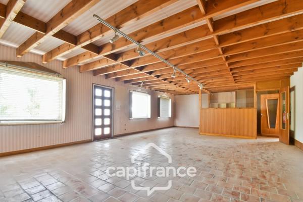 Maison à vendre  COURCELLES (17), 140m²habitables, 7 pièces sur 4800m² de terrain avec nombreuses dépendances