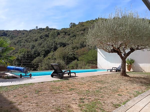 Ardèche : Vallée de l'Eyrieux Demeure de prestige  6 pièce(s) 200 m2 sur 10 hectares.