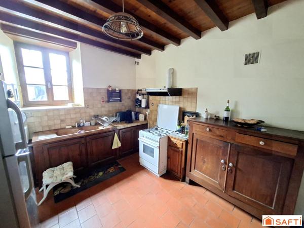 Charmant corps de ferme de 115m2, 4 chambres, dépendances...