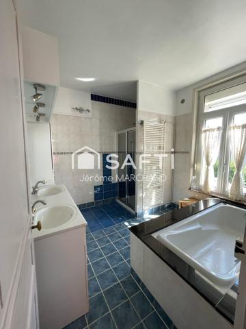 Maison de 145m²  7 pièces avec garage et jardin