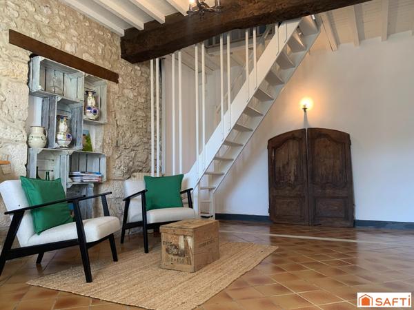 CORPS DE FERME AVEC GÎTES, PISCINE ET PIGONNIER