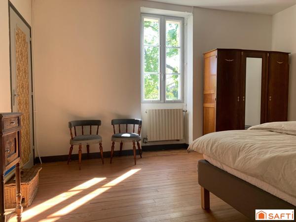 CORPS DE FERME AVEC GÎTES, PISCINE ET PIGONNIER