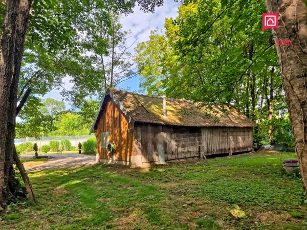 Propriété avec dépendances, parc arboré et fort potentiel