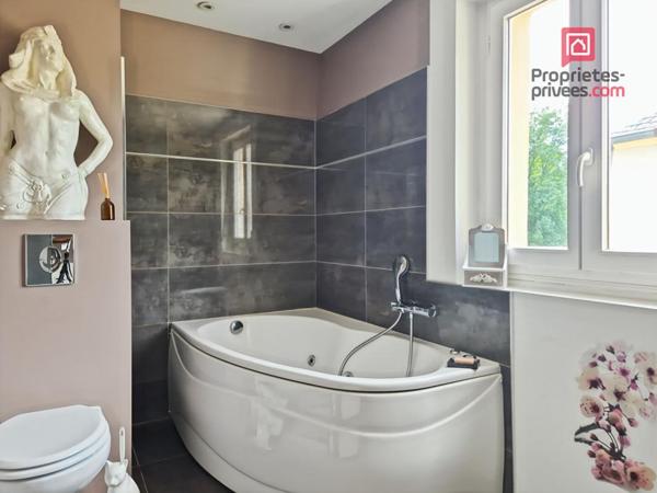 Propriété avec dépendances, parc arboré et fort potentiel