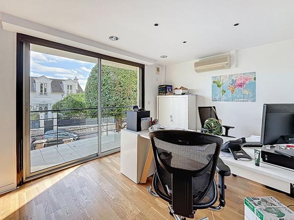 Loft Suresnes 5 pièce(s) 230 m2