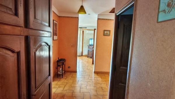 Maison 4 pièces à vendre à POUSSAN sur 3000 m2 de terrain - Hérault - 34