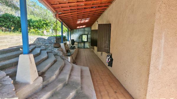 Maison 4 pièces à vendre à POUSSAN sur 3000 m2 de terrain - Hérault - 34