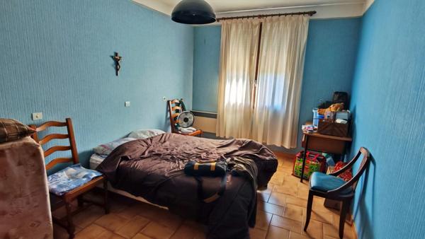 Maison 4 pièces à vendre à POUSSAN sur 3000 m2 de terrain - Hérault - 34