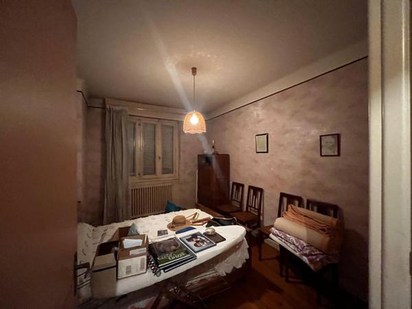 immeuble pont de cheruy centre ville garage cave terrasse appartement T4 local commercial grenier amenageable gros potentiel