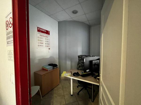 immeuble pont de cheruy centre ville garage cave terrasse appartement T4 local commercial grenier amenageable gros potentiel